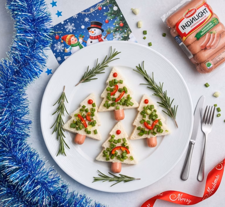 Вкусный бутерброд с сосиской в форме ёлочки