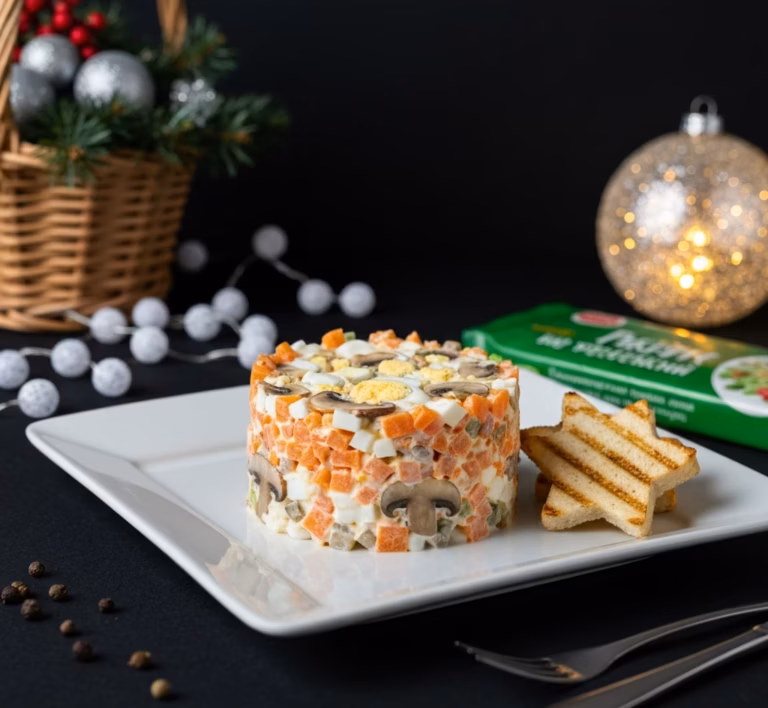Яркий салат в стиле Машерово с овощами и зеленью